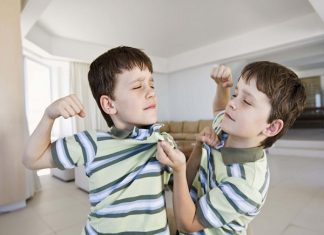 Giải mã mơ thấy bị đấm công việc, tình cảm và tài lộc Nằm mơ thấy bị đấm có điềm báo gì?