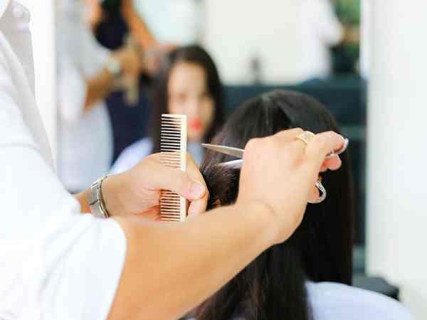 Nên cắt tóc khi nào?