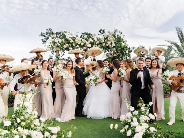 Chiêm bao thấy đi đám cưới đồng nghiệp