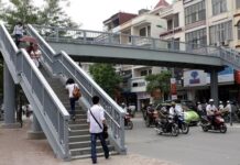 Nằm mơ thấy đi qua cầu gỗ, cầu treo mang điềm báo gì