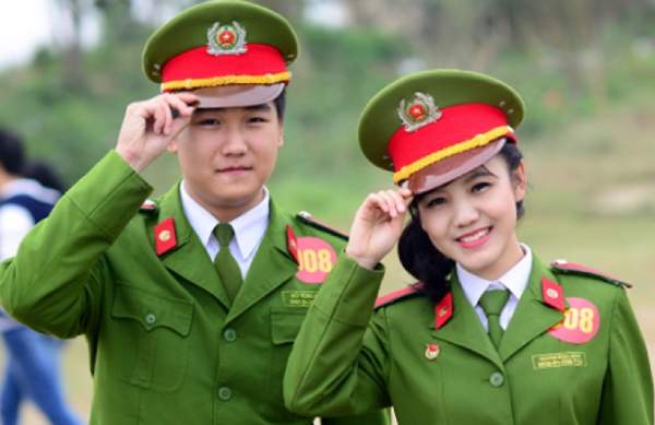 Nằm mơ thấy công an là điềm gì, chọn con gì tăng vận may?