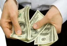 Nằm mơ thấy đếm tiền của người khác