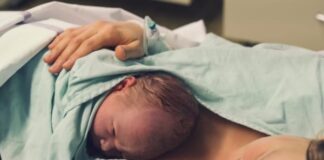 Nằm mơ thấy người khác sinh con là điềm gì hên hay xui Nằm mơ thấy người khác sinh con là điềm gì hên hay xui